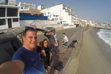 هاستل Waves Surf Camp Peru