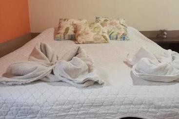 تختخواب و صبحانه Hostel La Suerte