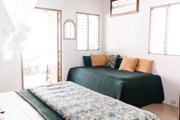 مبيت وإفطار Star Mountain Jungle Lodge   Mal Pais, Santa Teresa