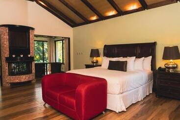 هتل La Casona Del Cafetal