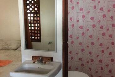 هتل Cabinas Balcon Del Mar Tortuguero