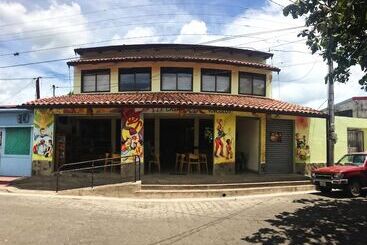هتل Casa Vínculos