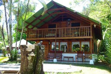 هتل Corcovado Beach Lodge