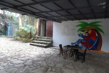 هتل Hostal Casa Ram
