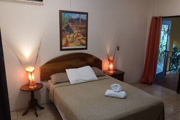 هتل Mango Moon Villa