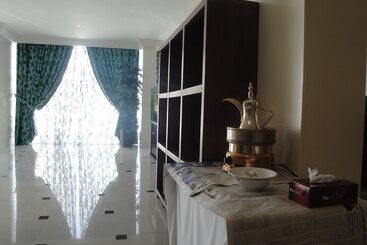 Marina Royal Hotel Suites