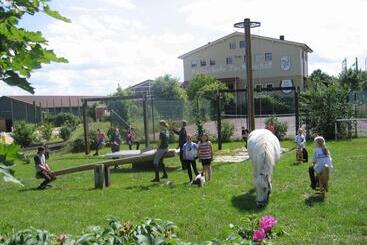 هتل Pension & Reitschule Fuchsenhof