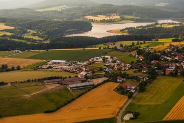 هتل Pension & Reitschule Fuchsenhof