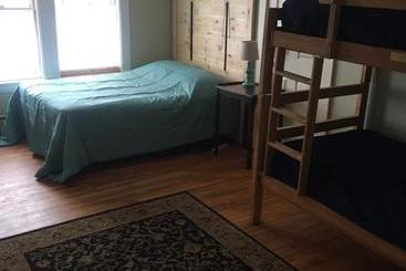هتل White Mountains Hostel