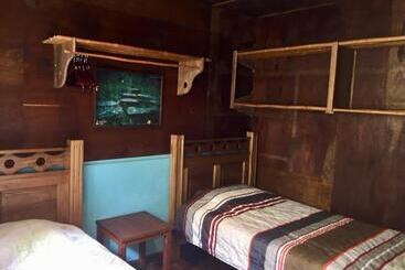 هاستل Spanish By The River   Turrialba