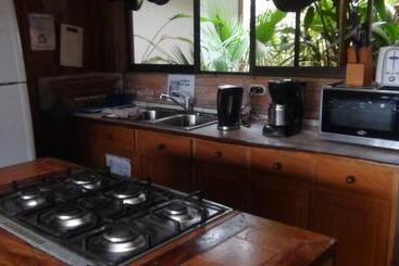 هاستل Spanish By The River   Turrialba