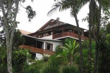 هاستل Spanish By The River Turrialba