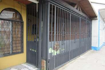 تختخواب و صبحانه Casa Familiar La Tortuga