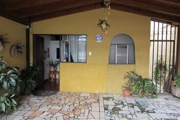 تختخواب و صبحانه Casa Familiar La Tortuga