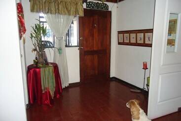 تختخواب و صبحانه Casa Familiar La Tortuga
