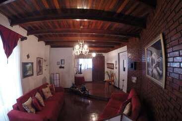تختخواب و صبحانه Casa Familiar La Tortuga