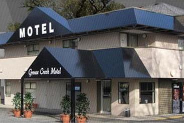 هتل George Point Inn