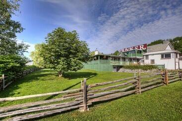 هتل Auberge Baker
