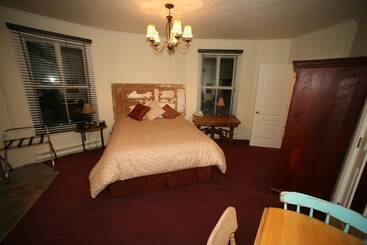 Отель Auberge De La Tour Du Lac