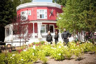 Отель Auberge De La Tour Du Lac