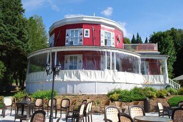 Отель Auberge De La Tour Du Lac