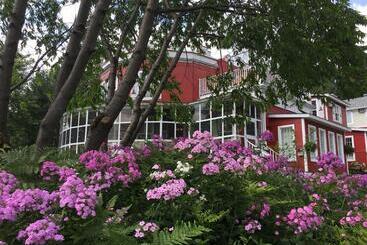 Отель Auberge De La Tour Du Lac