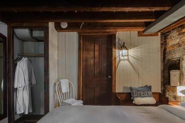 هتل Auberge Nuits St Georges