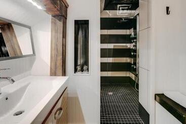هتل Auberge Nuits St Georges