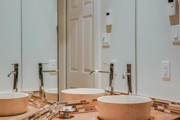 هتل Auberge Nuits St Georges