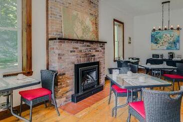 هتل Auberge Nuits St Georges