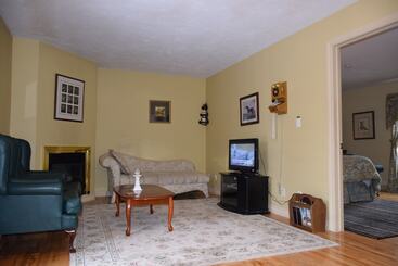 هتل Auberge Wild Rose Inn