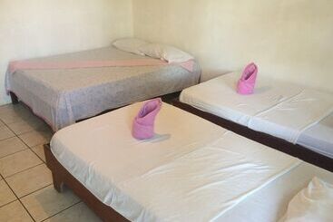 هتل Cabinas Miss Miriam 2