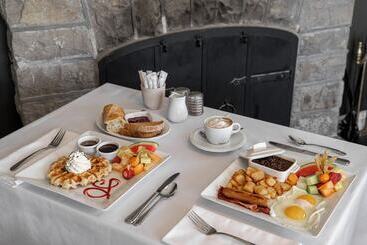 هتل Chez Truchon Bistro Auberge