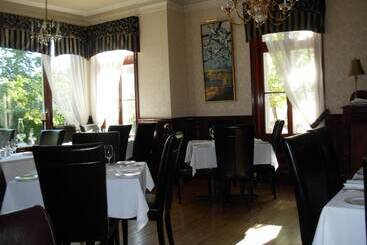 هتل Chez Truchon Bistro Auberge