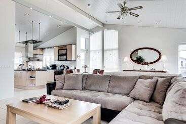 هتل Guesthouse Bjarney