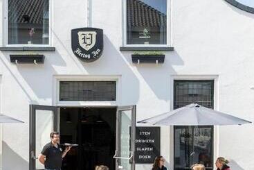 Hotel Herberg, Het Wapen Van Tilburg