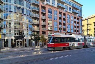هتل Jj Furnished Apartments Downtown Toronto: King's Luxury Loft
