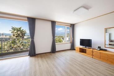 هتل Kensington Resort Seogwipo