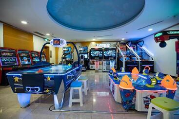 هتل Kensington Resort Seogwipo
