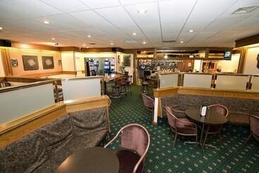 هتل Lakeland Inn