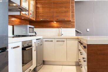 هتل Marine Square Luxury Suites