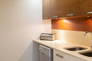 هتل Marine Square Luxury Suites