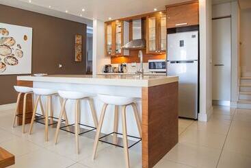 هتل Marine Square Luxury Suites