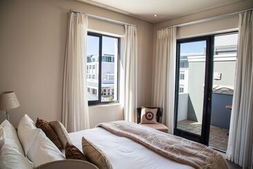 هتل Marine Square Luxury Suites