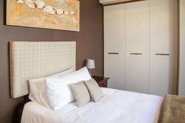هتل Marine Square Luxury Suites