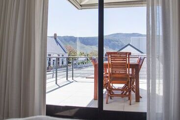 هتل Marine Square Luxury Suites
