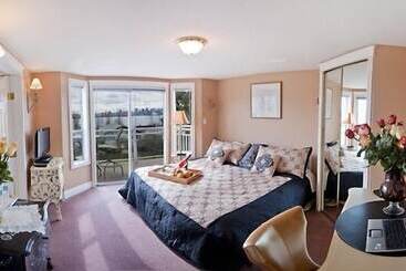 Ocean Breeze Executive Bed And Breakfast - North Vancouver