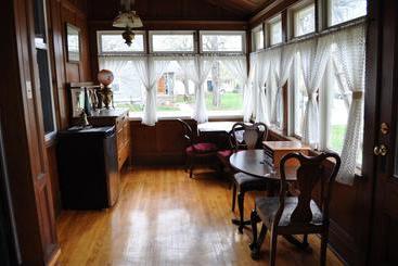 هتل Summerside Inn Bed And Breakfast
