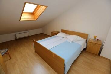 هتل Villa Julian