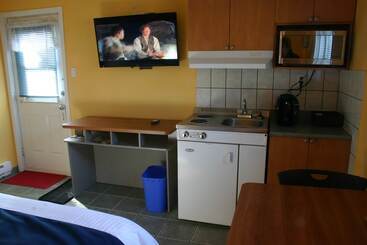 Motel Des Pentes Et Suites